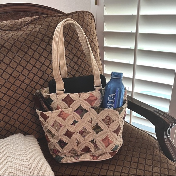 Patchwork Quilted Fabric Two Handle Tote Bag Purse - Picture 3 of 10